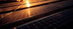 il sole fornisce energia rinnovabile fotovoltaico